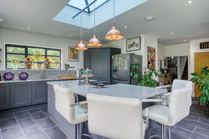Kitchen/Breakfast Room- click for photo gallery